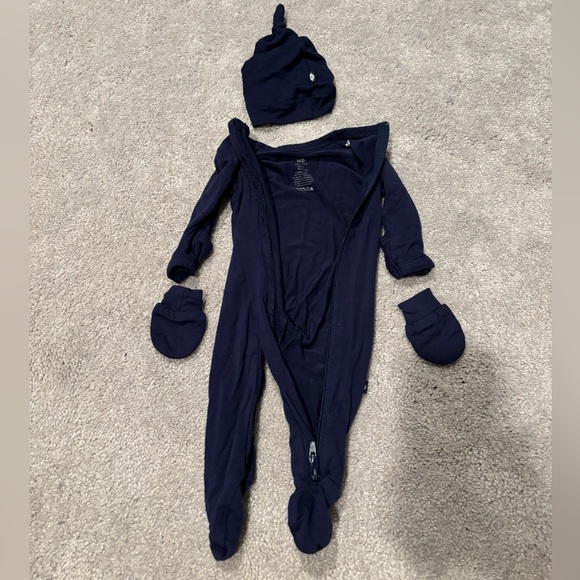 Kyte BABY Other - Kyte Baby - Newborn Zippered Footie, Hat, & Mitten Bundle Navy